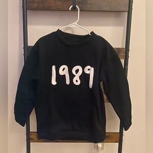 1989 Black Sweat Shirt
